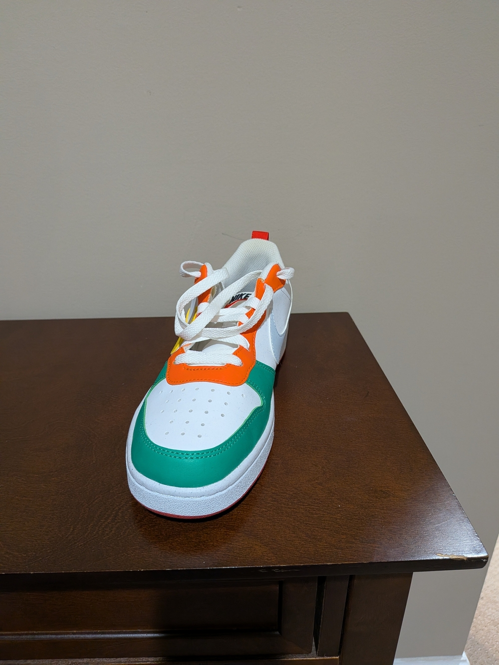 Kids 7 Nike Court "BOROUGH" Low Top Sneakers - Picture 3 of 12